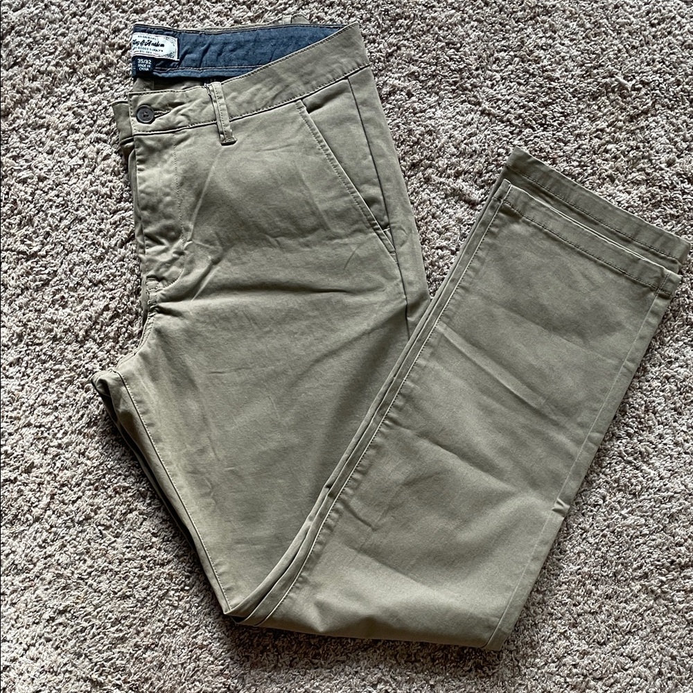 Stylish Khaki Chinos for Men